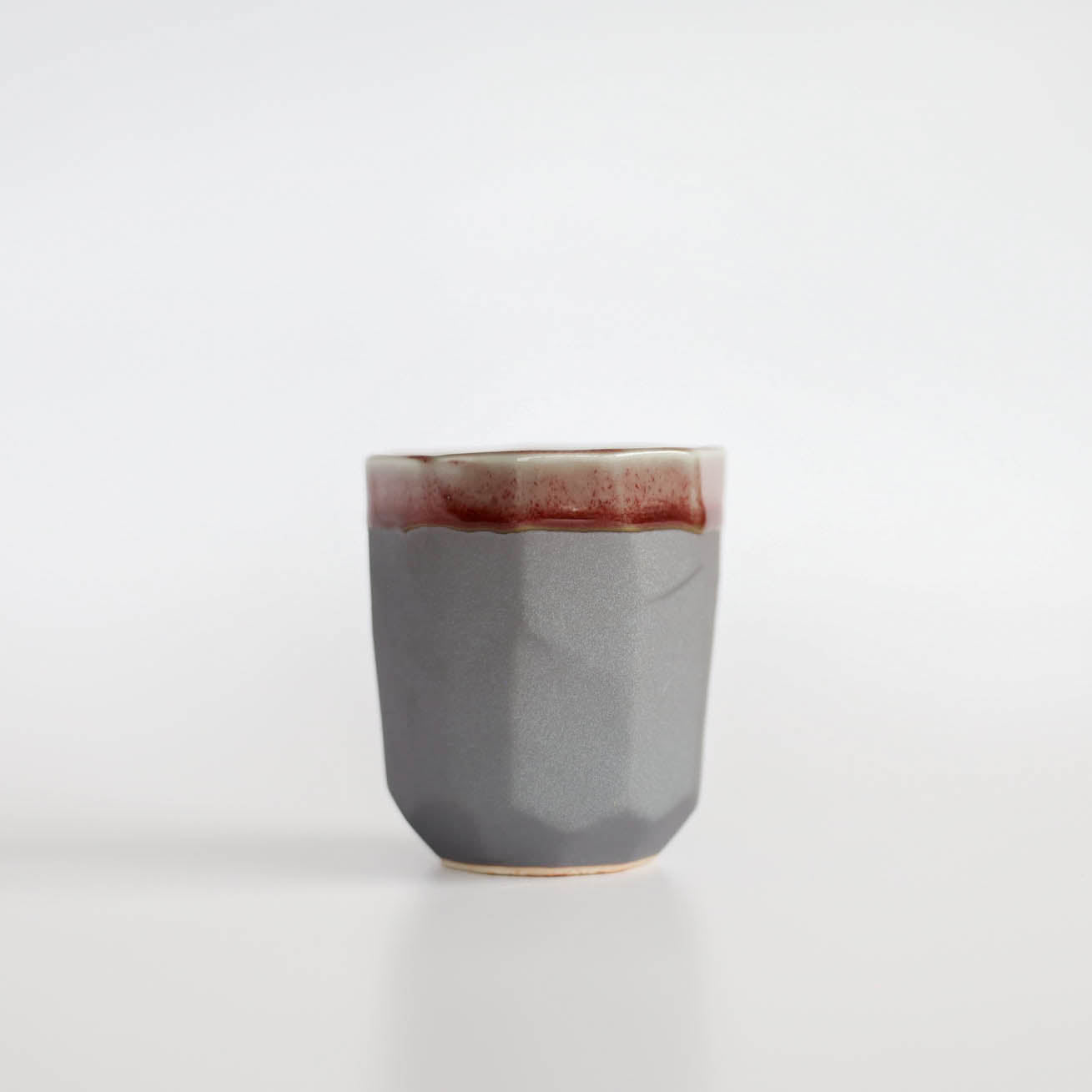 Uba Cinnabar Sogi Japanese Teacup 180ml - Grey Red