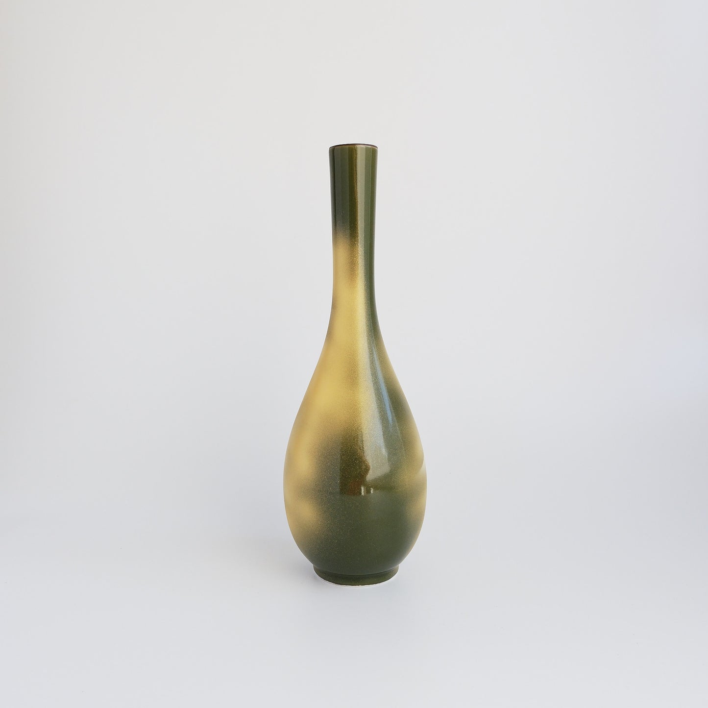 Uba Kutani ware Flower Vase - Cranes in Sea of Clouds