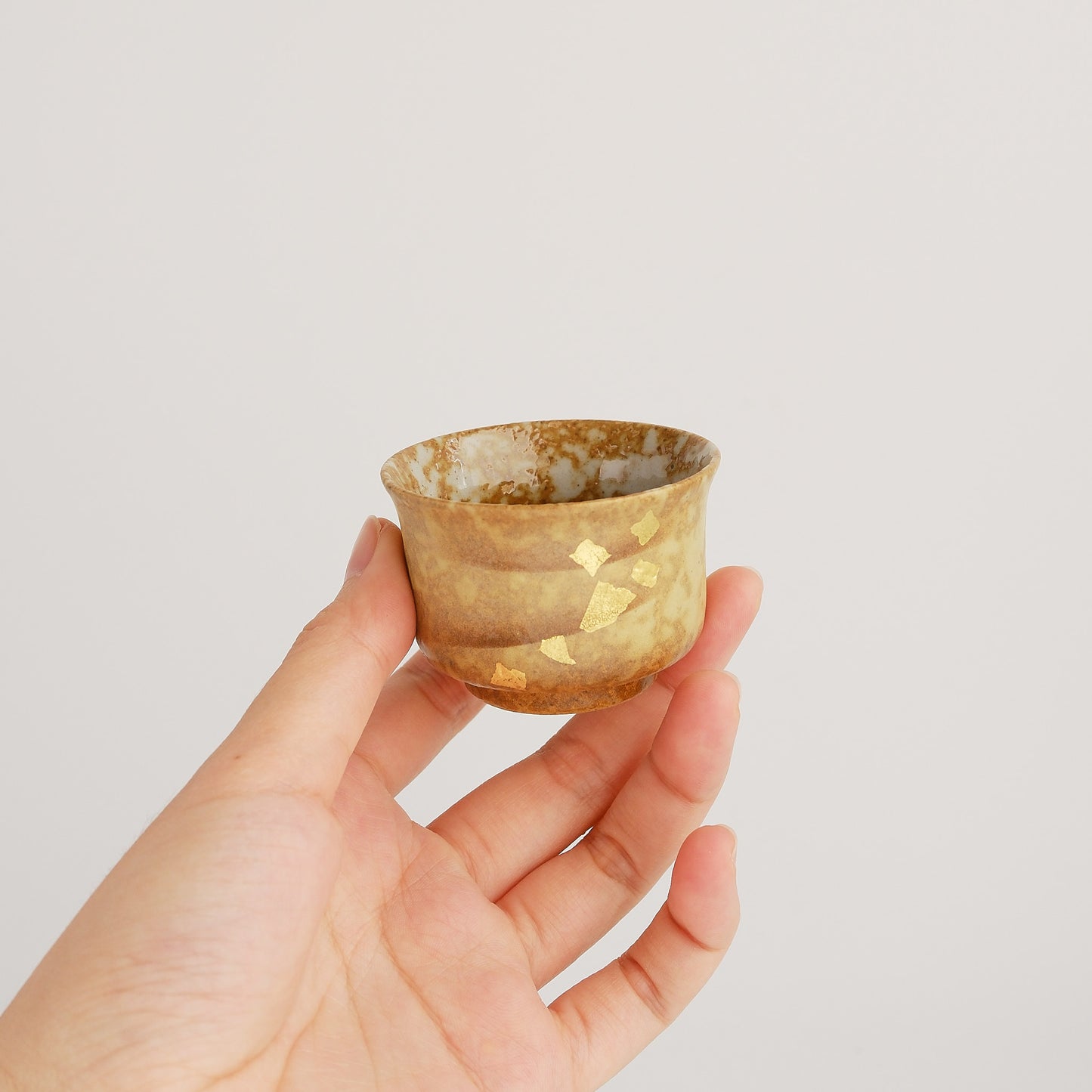 Uba Kutani Ware Japanese Sake Set - Gold Leaf