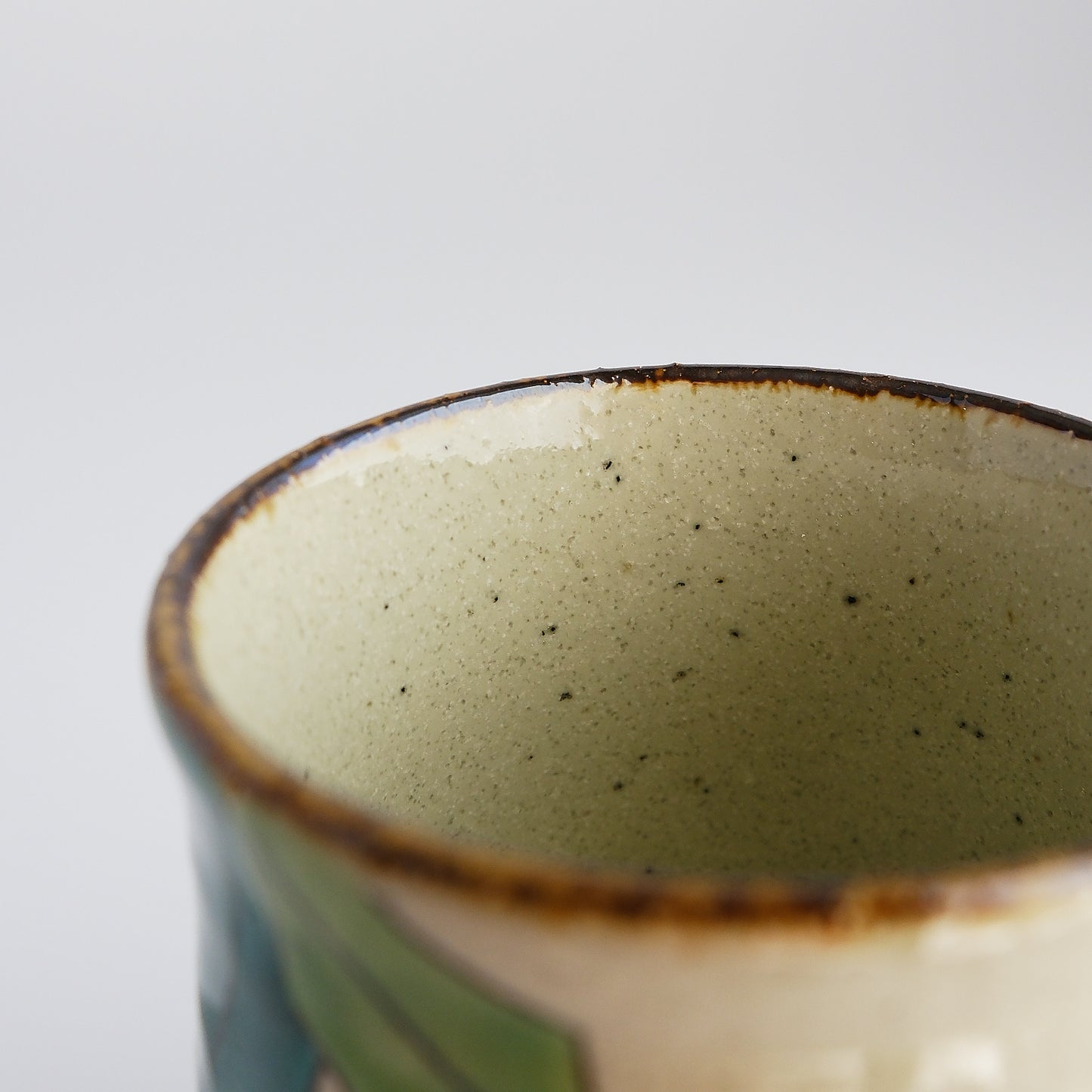 Uba Kutani Ware Japanese Yunomi Tea Cup - White Camellia Bird