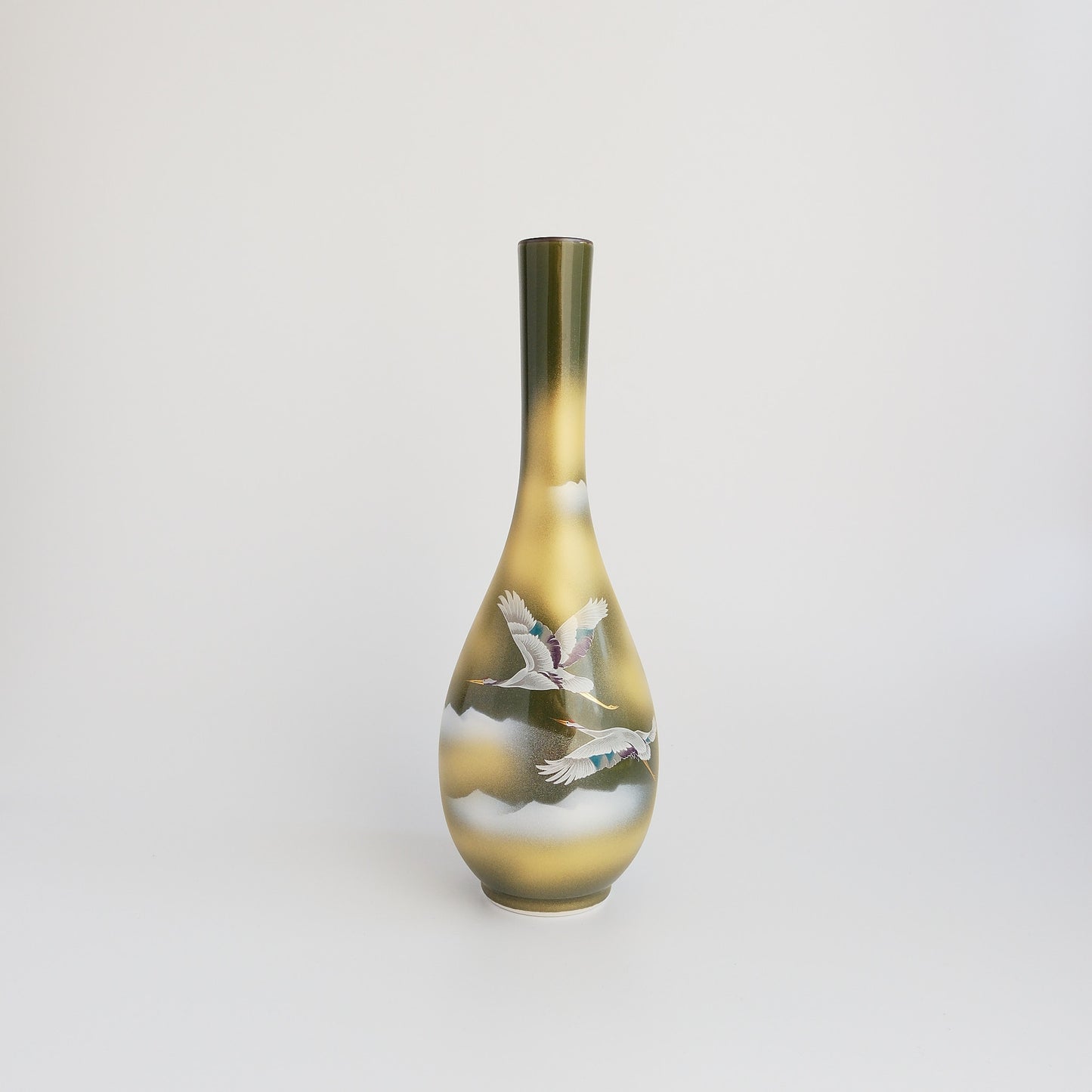 Uba Kutani ware Flower Vase - Cranes in Sea of Clouds